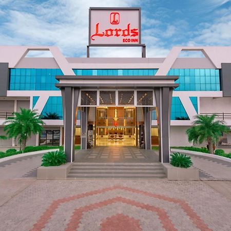 Lords Eco Inn Morbi Bagian luar foto