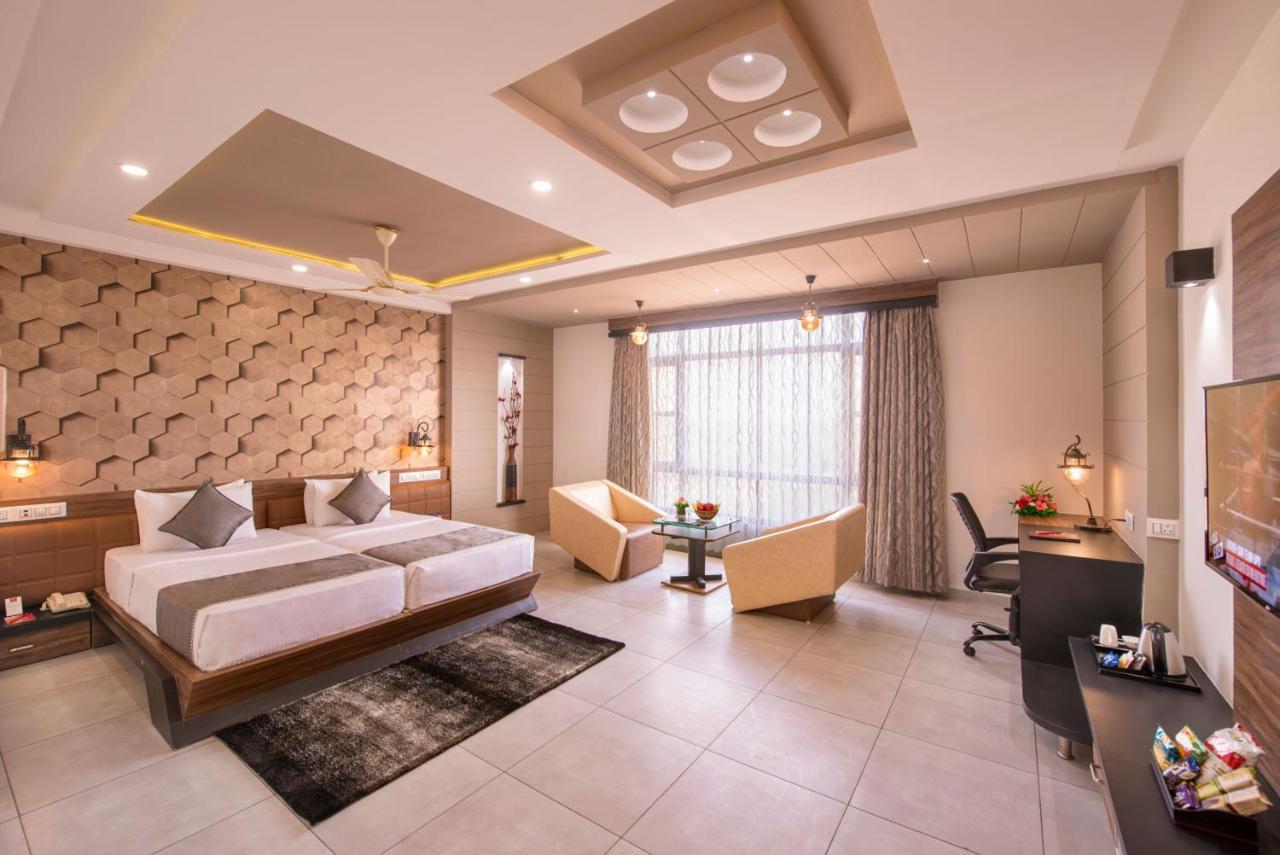 Lords Eco Inn Morbi Bagian luar foto