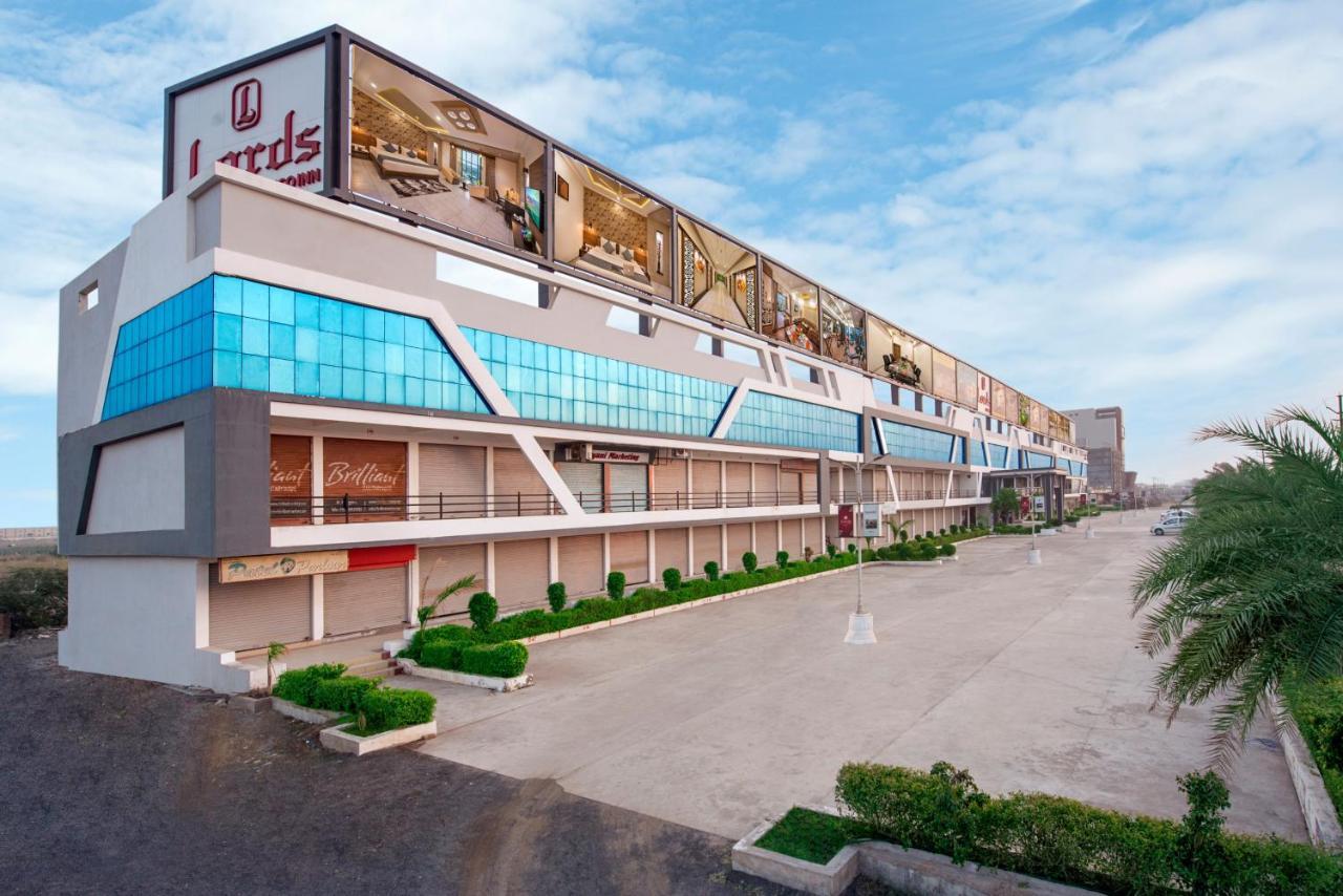 Lords Eco Inn Morbi Bagian luar foto