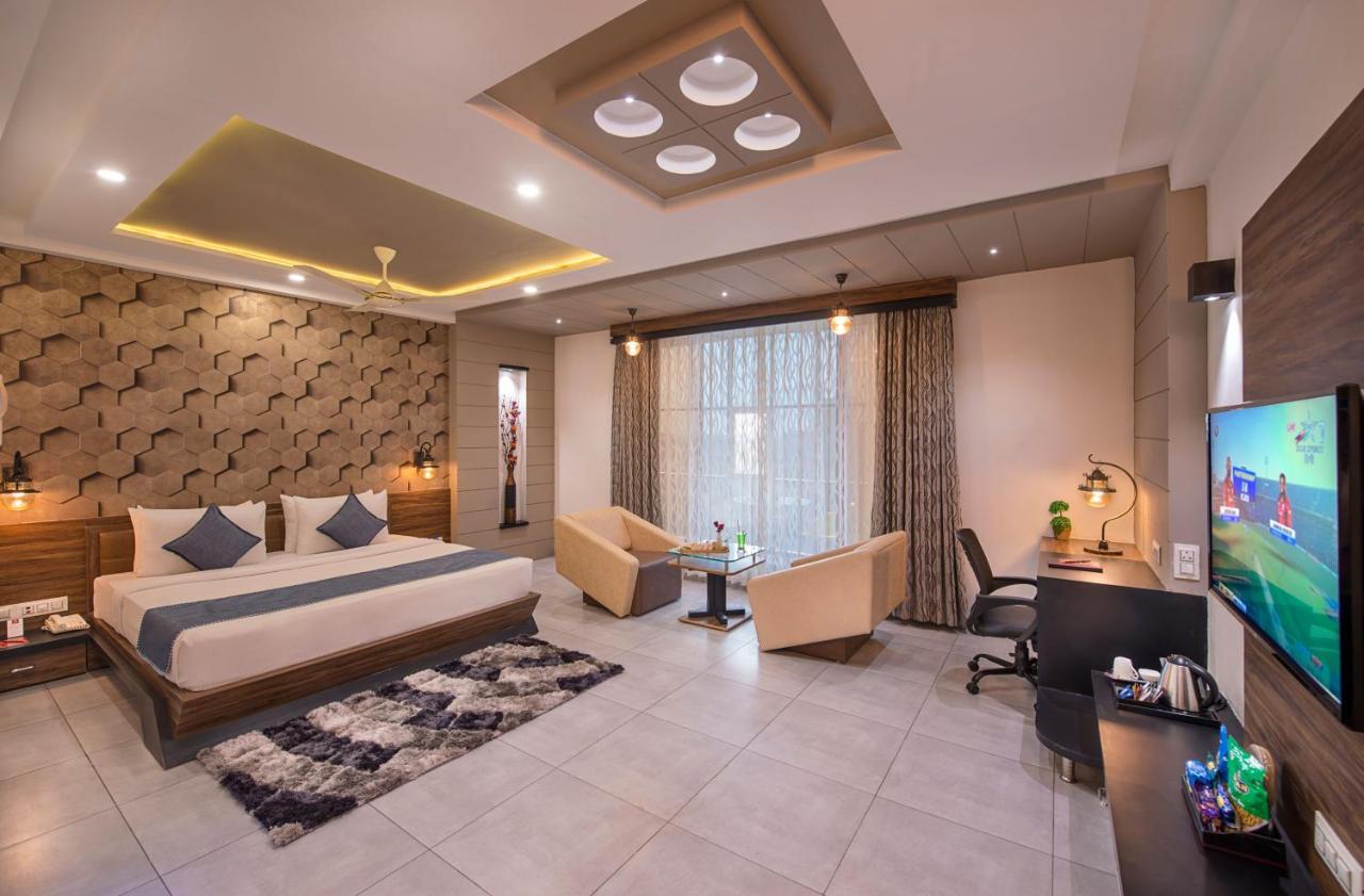Lords Eco Inn Morbi Bagian luar foto
