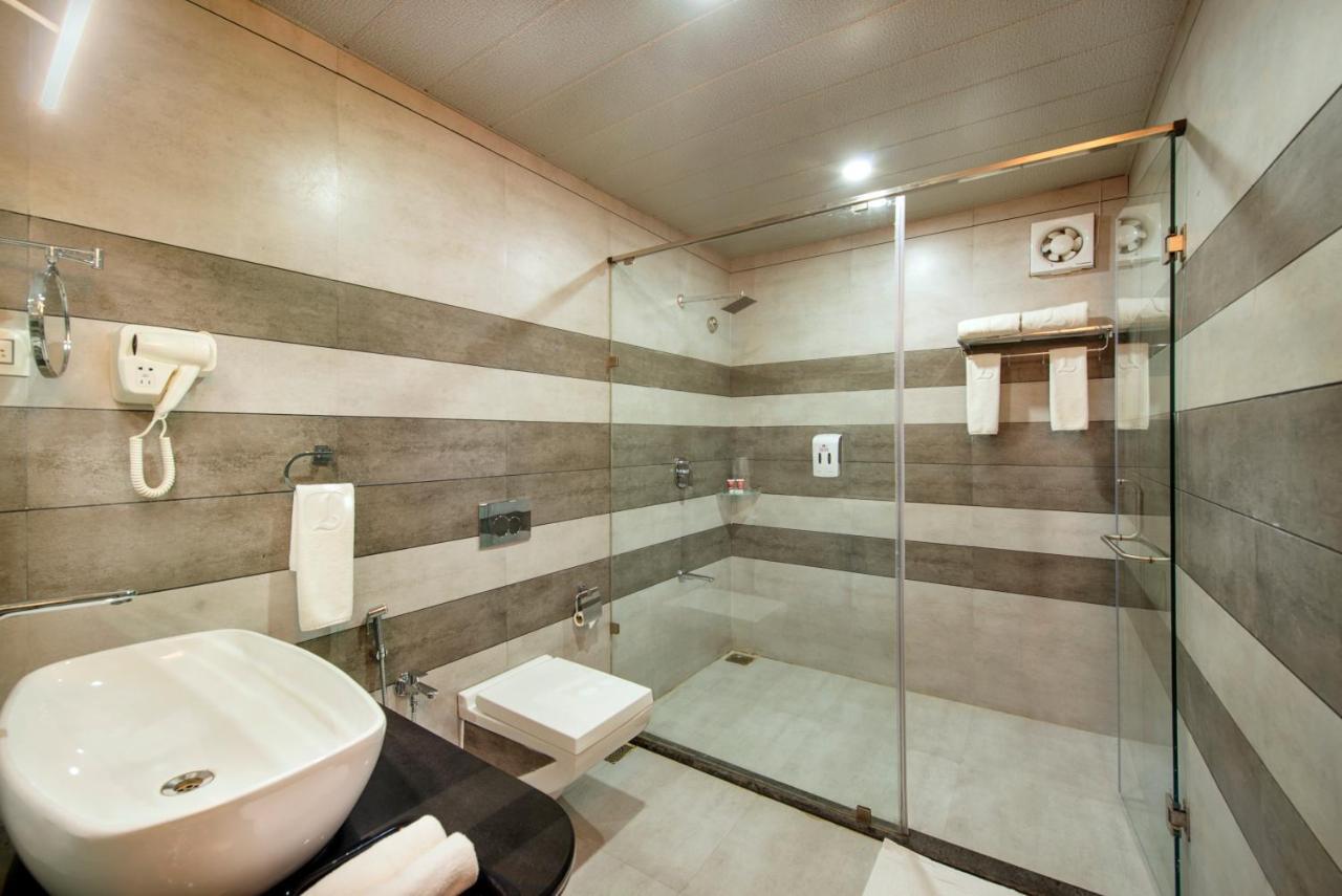 Lords Eco Inn Morbi Bagian luar foto